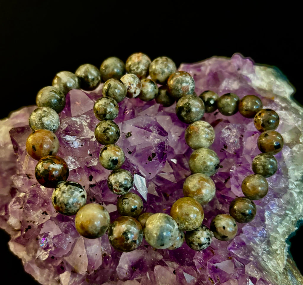 Yooperlite Grounding Bracelet – Natural UV Reactive Stone