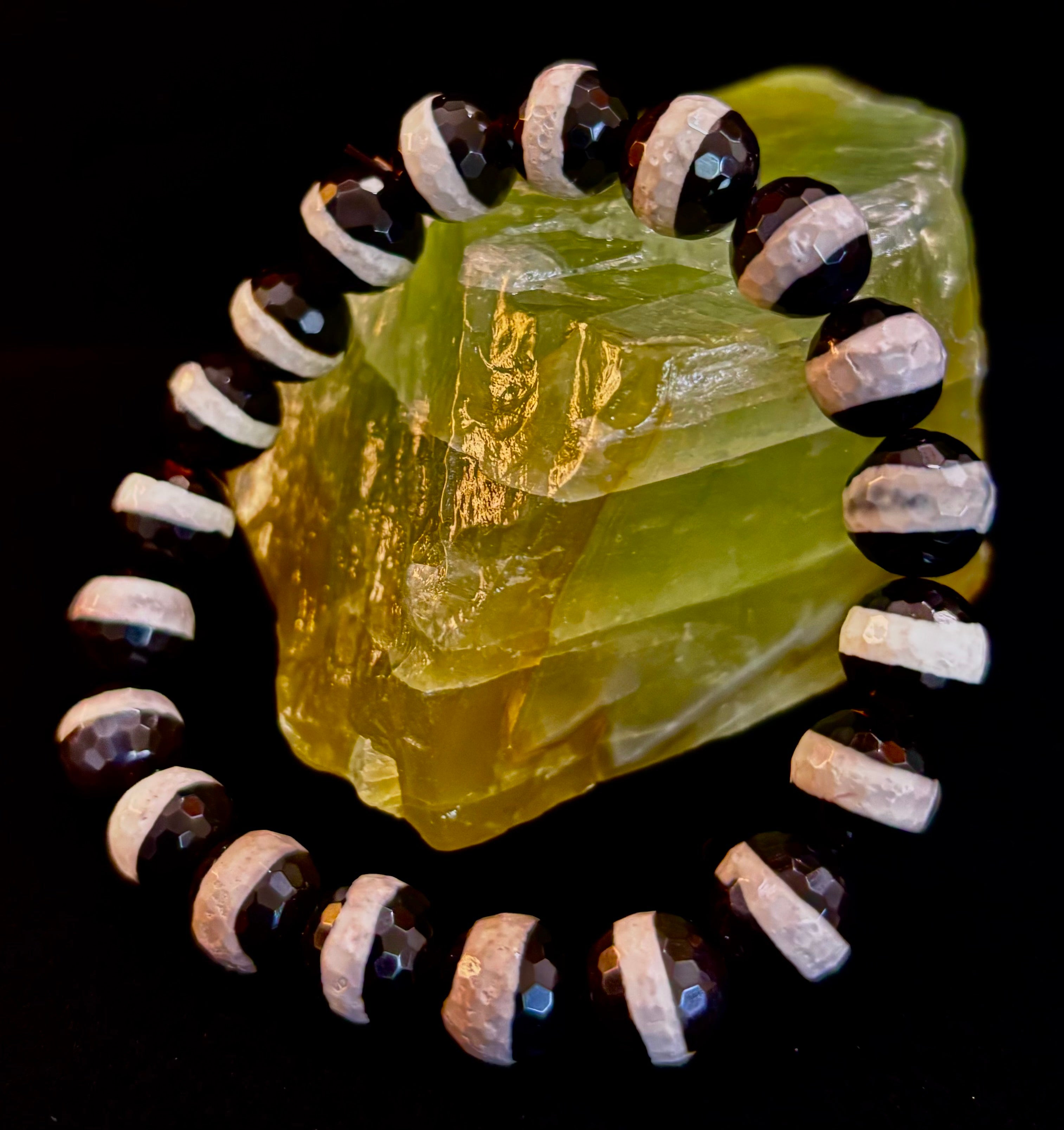 Tibetan Agate Protection Bracelet – Faceted Energy Beads (8mm / 10mm)