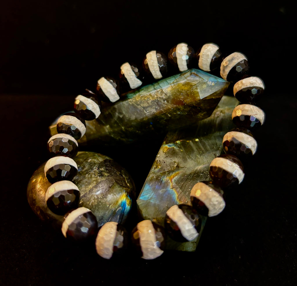 Tibetan Agate Protection Bracelet – Faceted Energy Beads (8mm / 10mm)