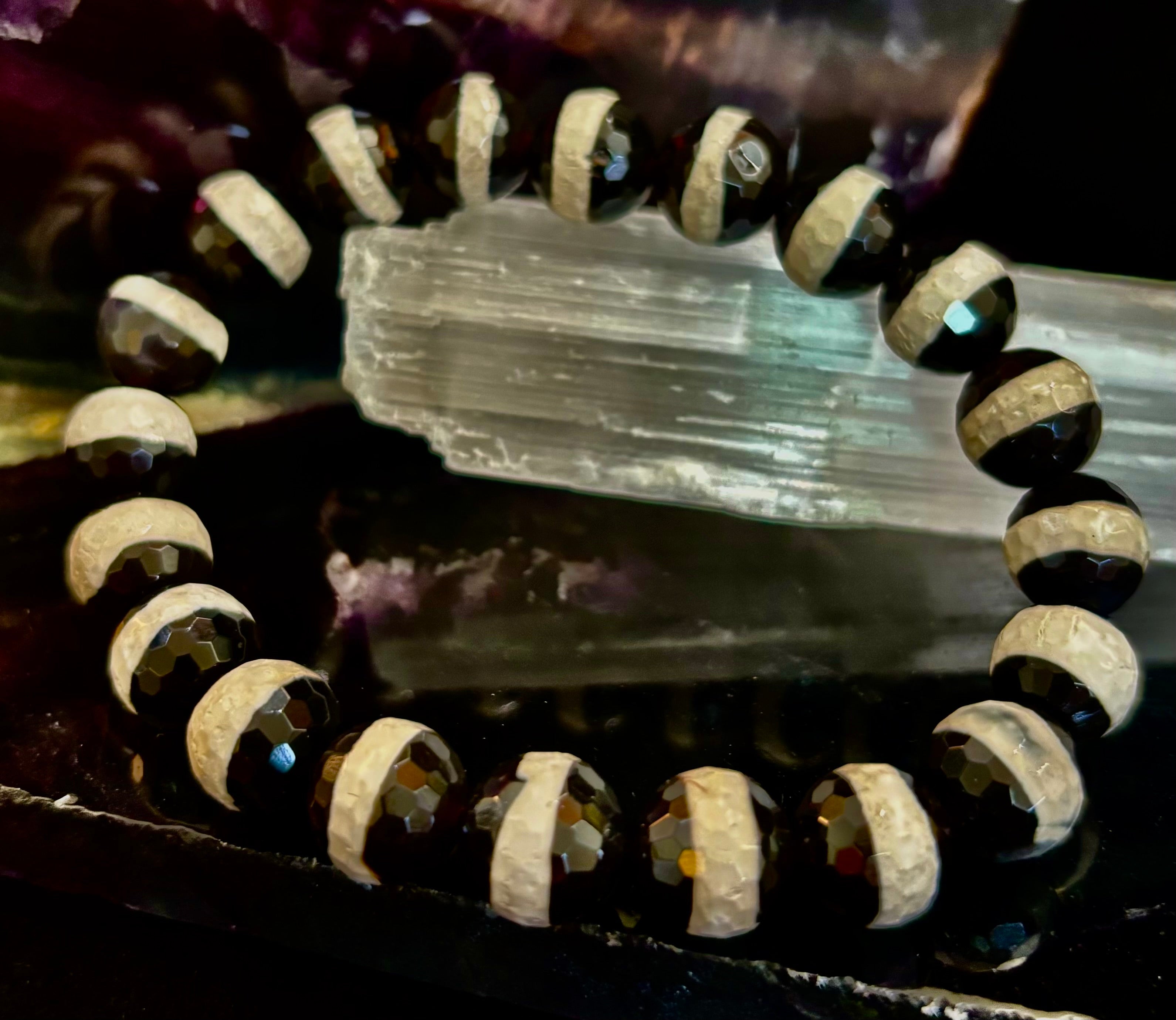 Tibetan Agate Protection Bracelet – Faceted Energy Beads (8mm / 10mm)