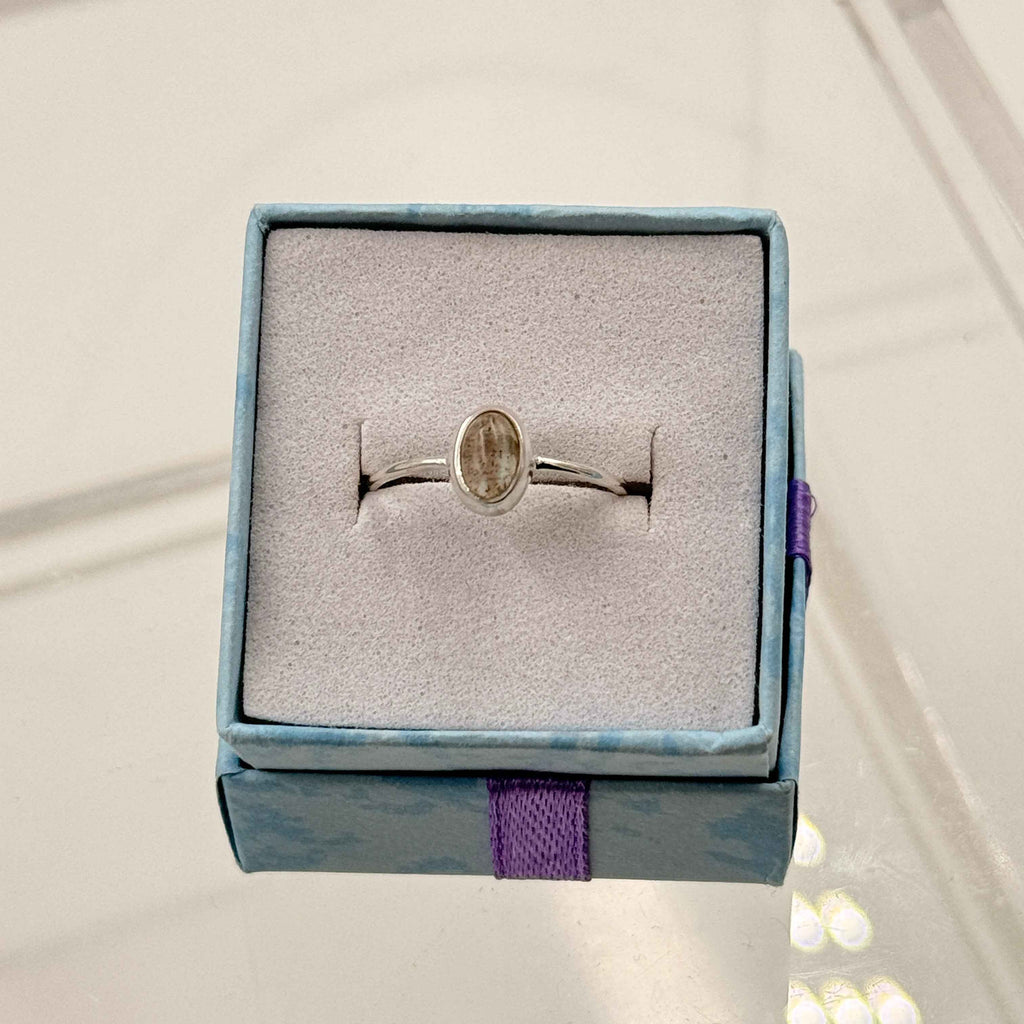Dainty Labradorite Ring