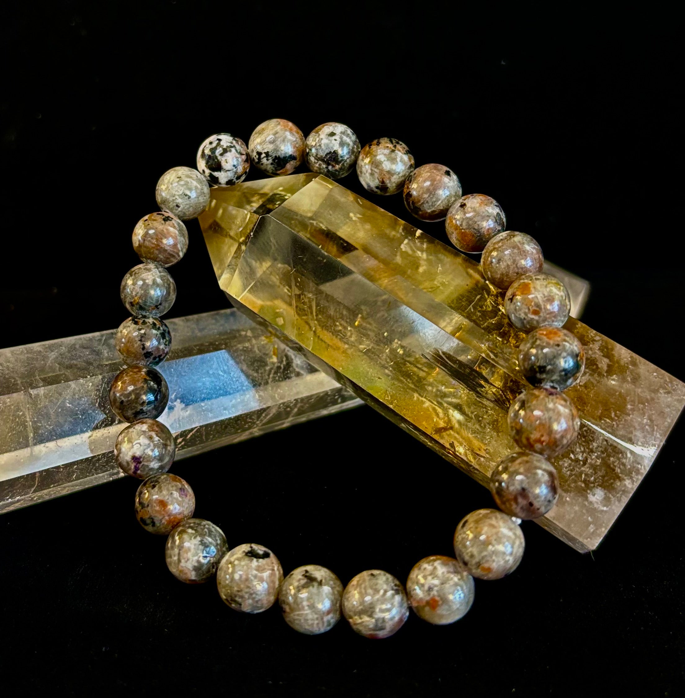 Yooperlite Grounding Bracelet – Natural UV Reactive Stone