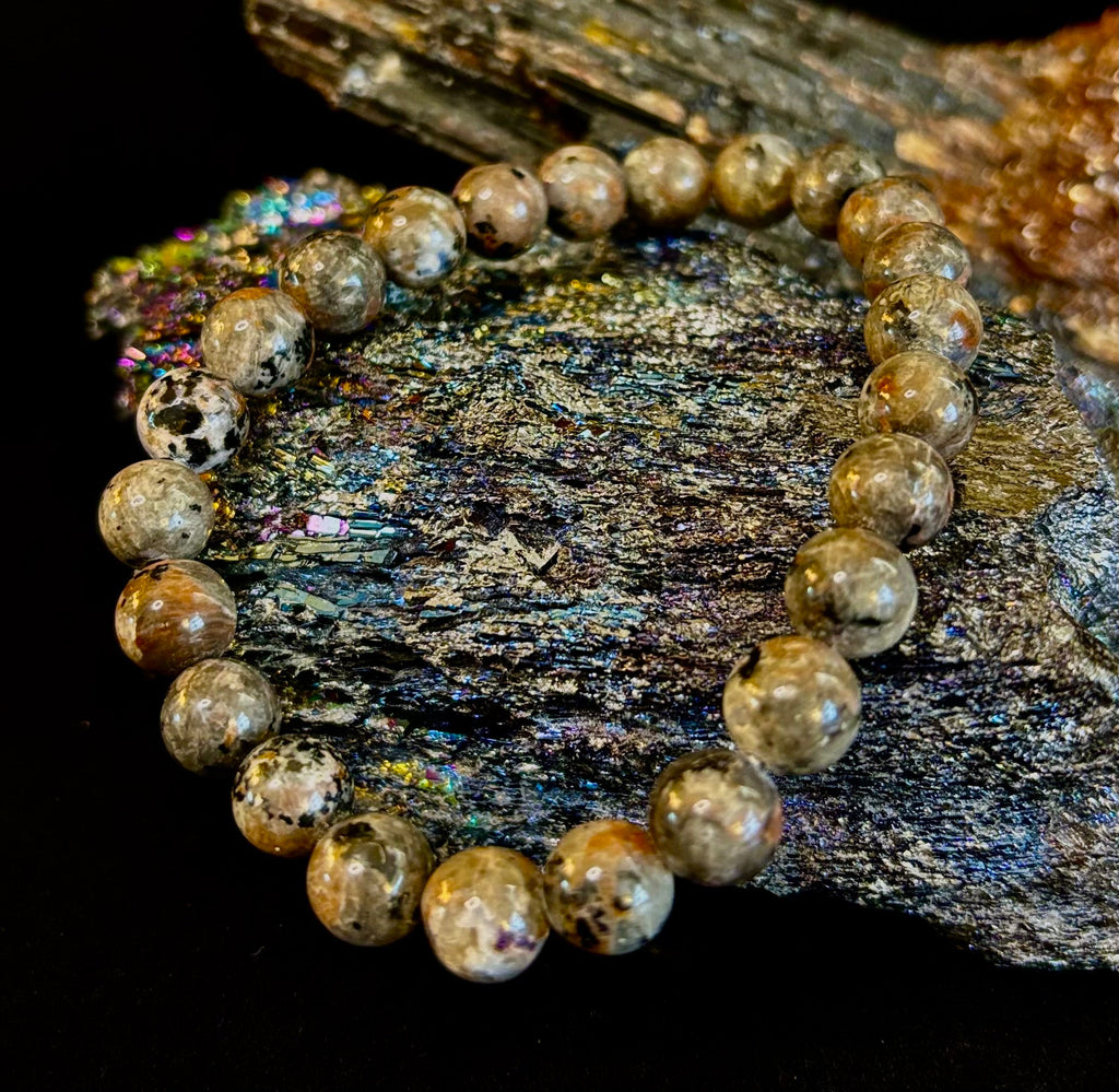 Yooperlite Grounding Bracelet – Natural UV Reactive Stone