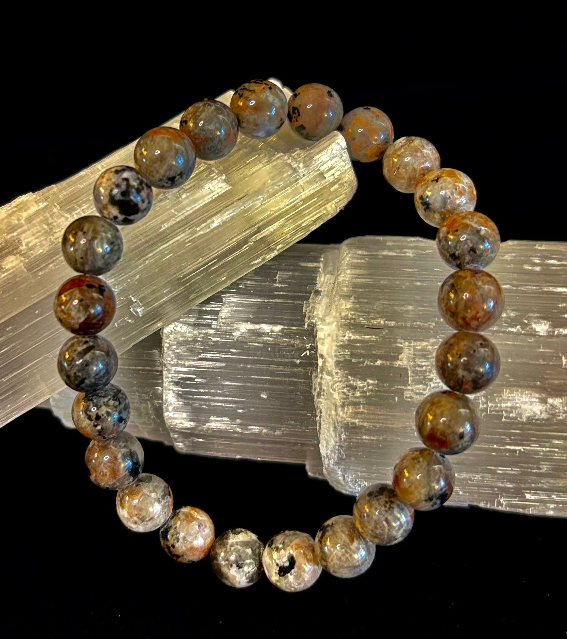 Yooperlite Grounding Bracelet – Natural UV Reactive Stone