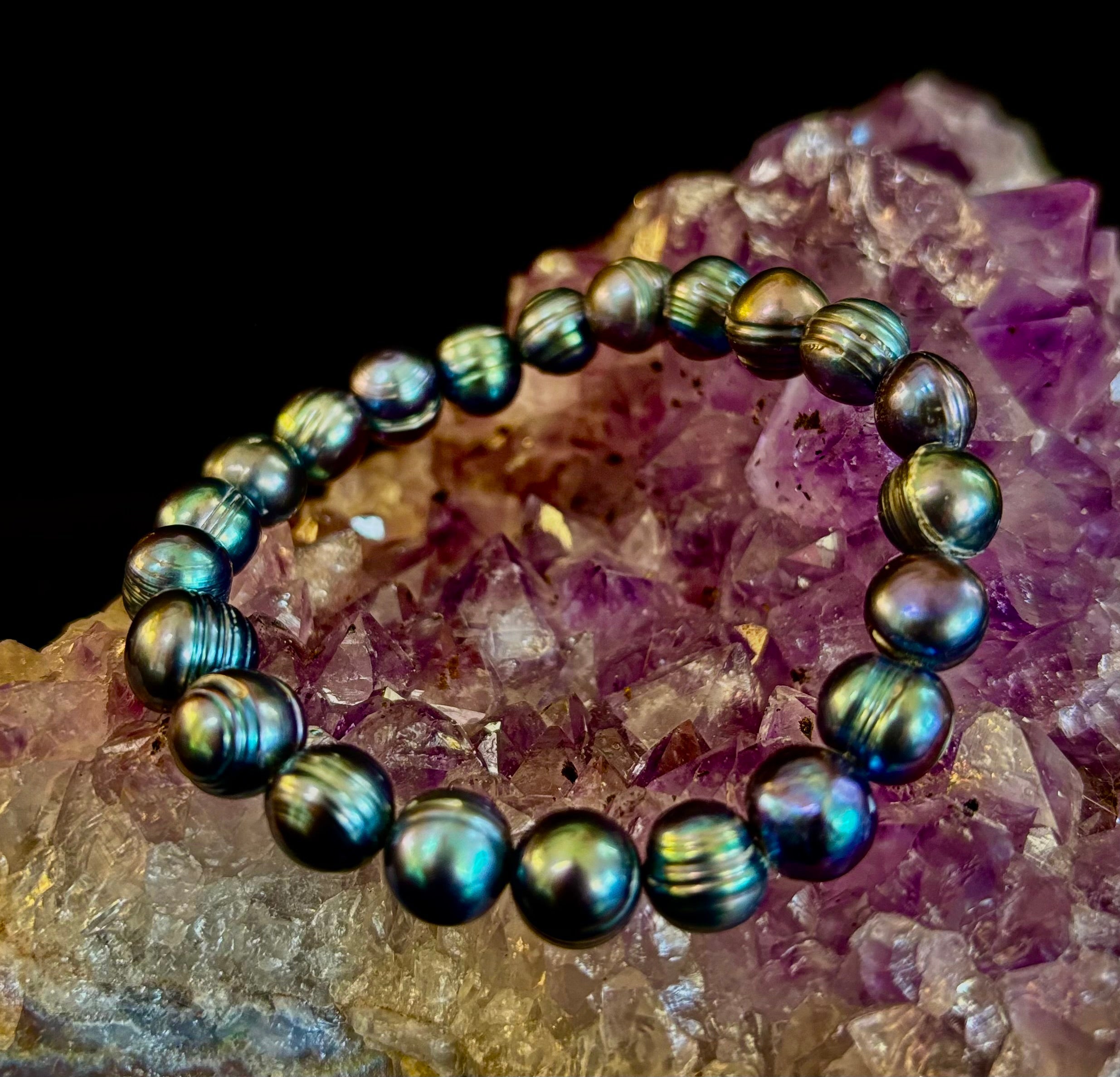 Iridescent Peacock Freshwater Pearl Bracelet – Natural Pearl Bracelet for Medium Wrists