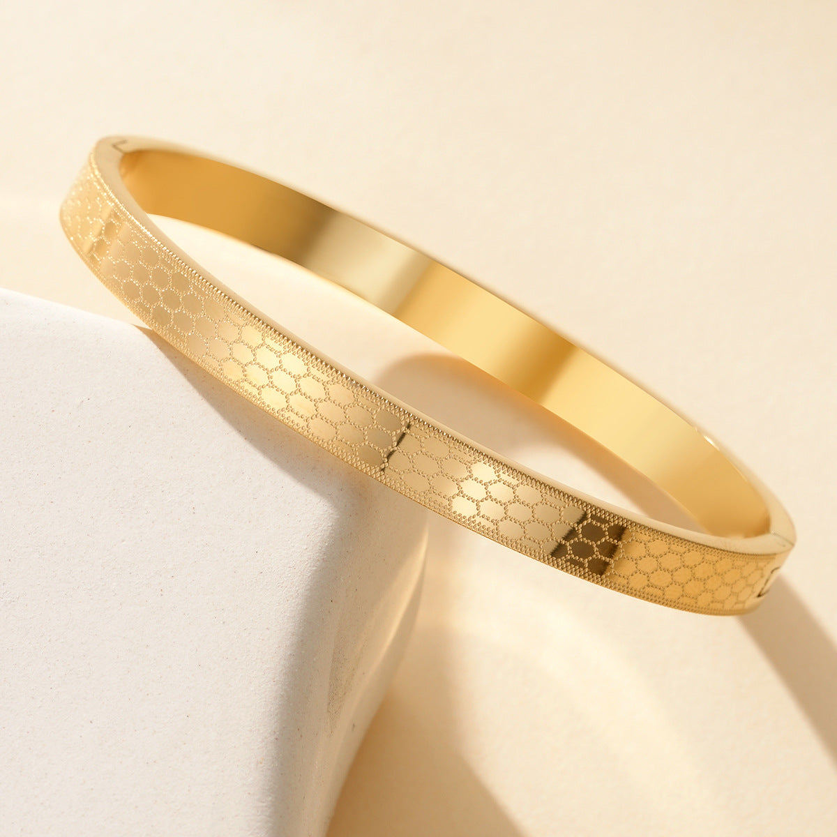 Steel Creative Simple Corrosion Diamond Plaid Pattern Buckle Couple Bracelets