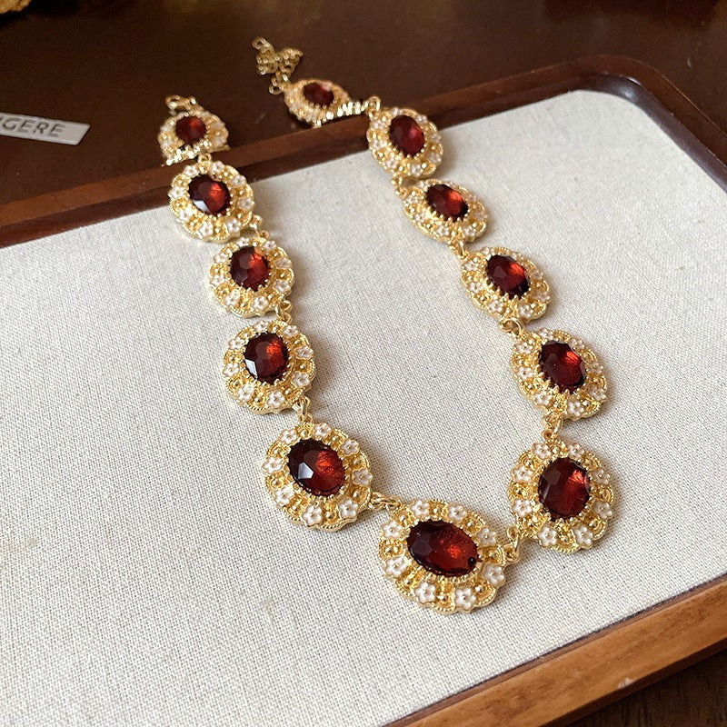 Women's Vintage Court Style Clavicle Chain Light Jewelry Set
