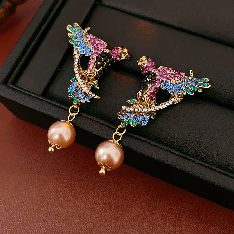 Women's Vintage Court Style Clavicle Chain Light Jewelry Set