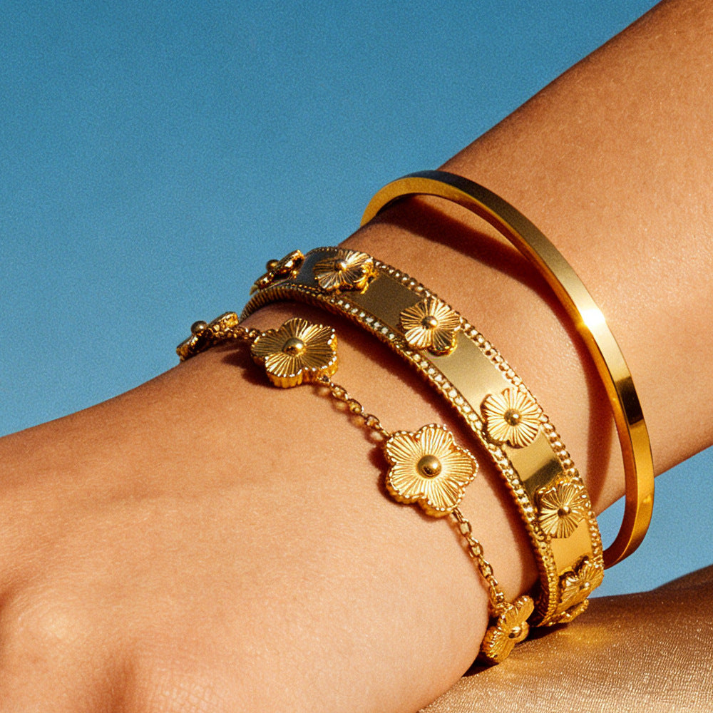 Women's Electroplated Pork Belly High-grade Gold Titanium Bracelet