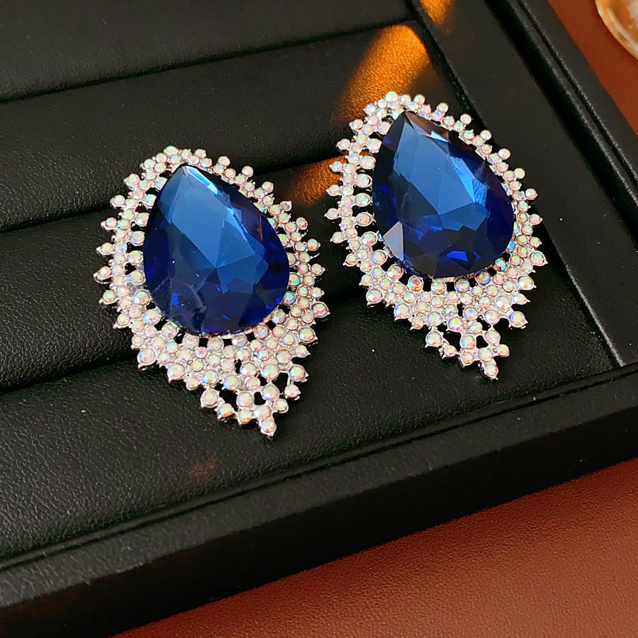 Women's Vintage Court Style Clavicle Chain Light Jewelry Set