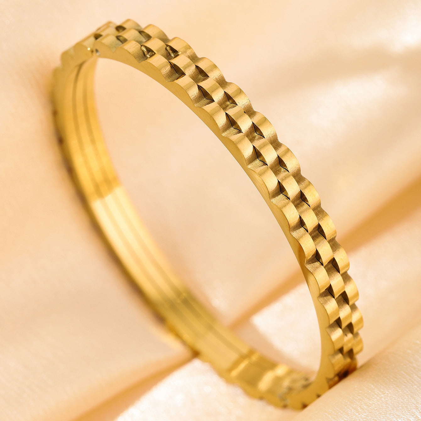 Titanium Steel High-grade Retro Chinese Flower Bow Fashionable Bracelet
