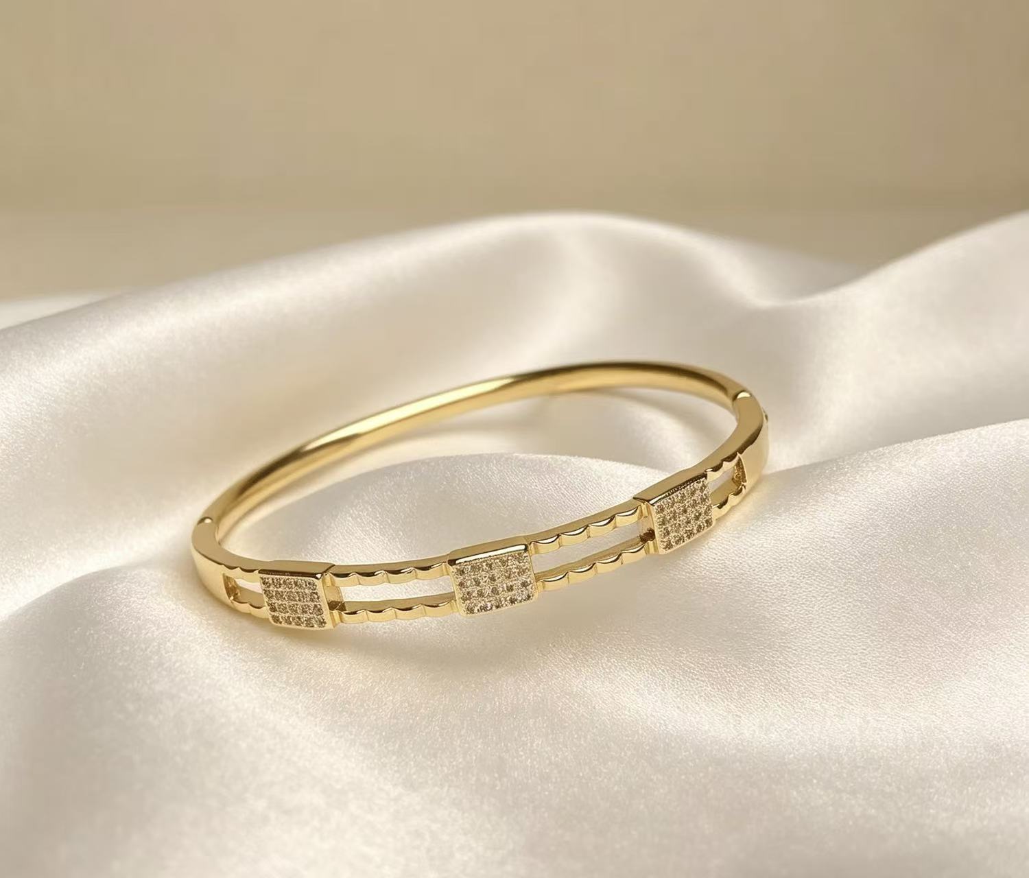 Full Diamond Female Light Luxury Minority Design Hollow Square Fashion Bracelets