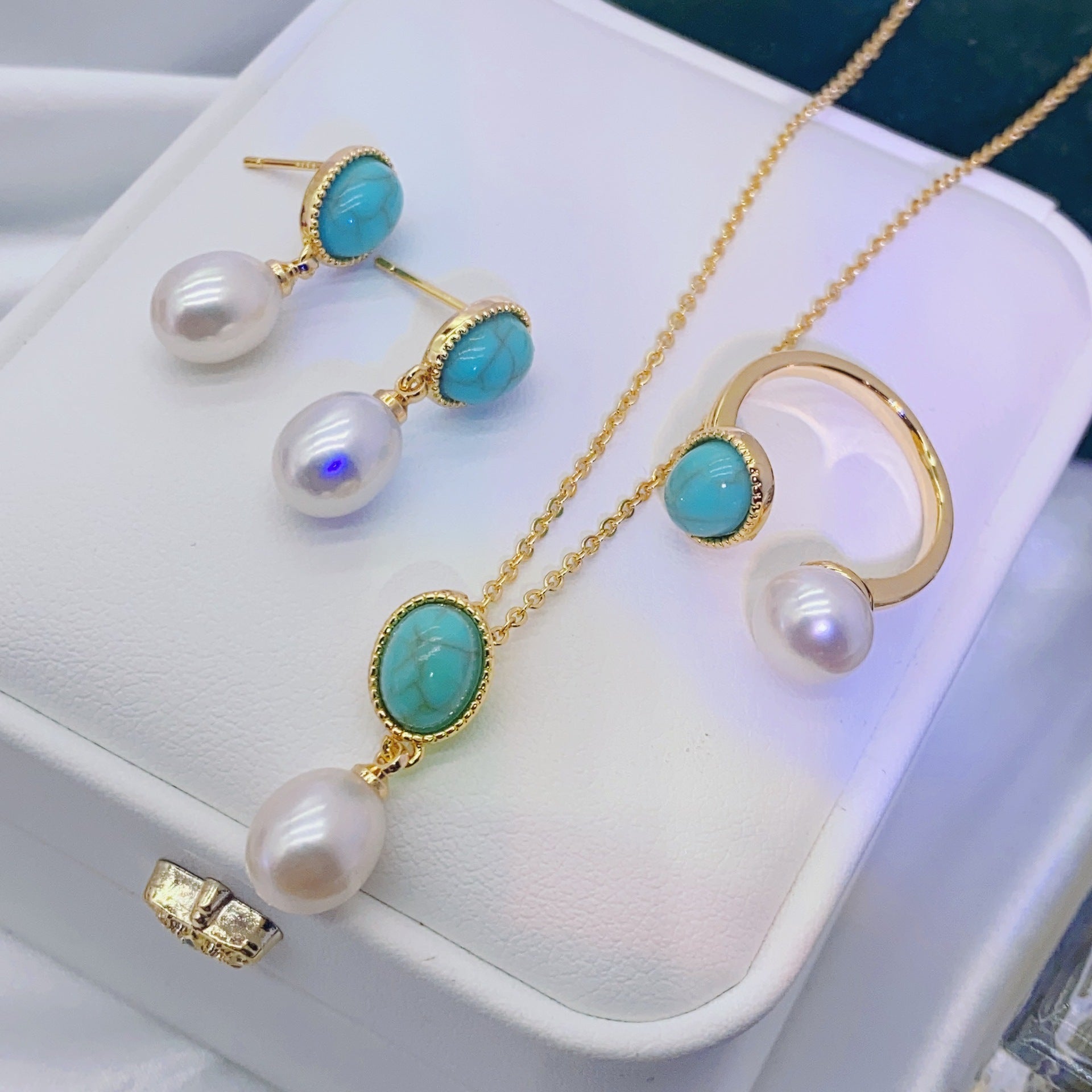 Hepburn Style Turquoise Natural Freshwater Pearl Jewelry Set