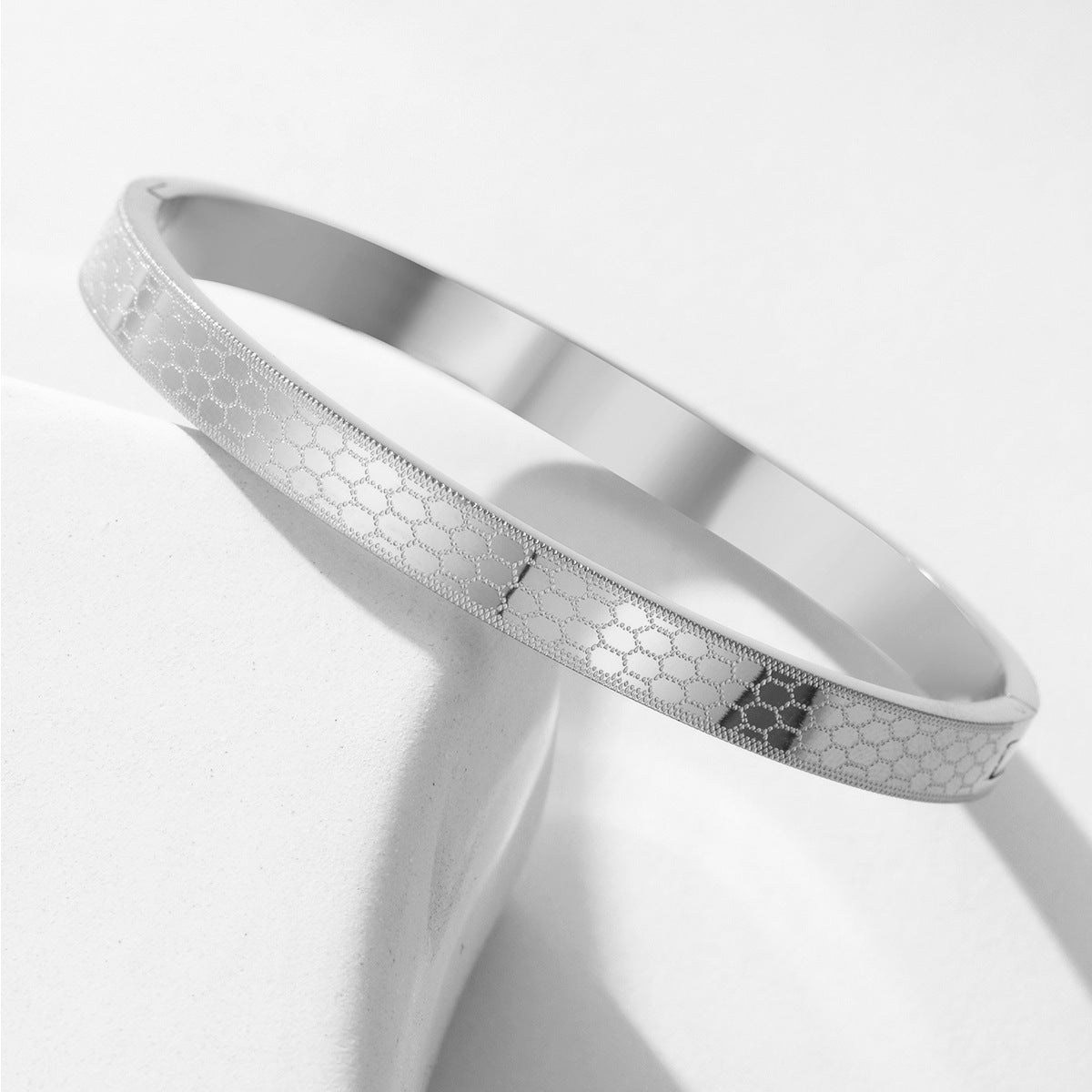 Steel Creative Simple Corrosion Diamond Plaid Pattern Buckle Couple Bracelets