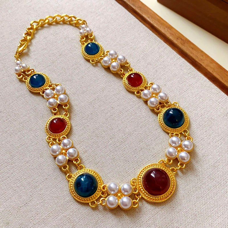 Women's Vintage Court Style Clavicle Chain Light Jewelry Set