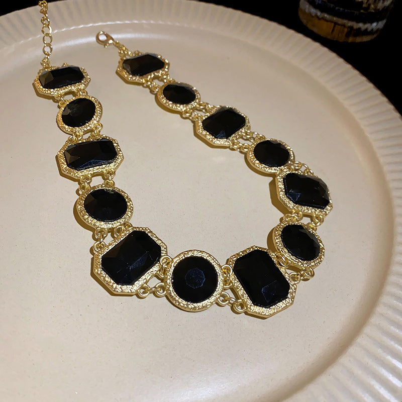 Women's Vintage Court Style Clavicle Chain Light Jewelry Set