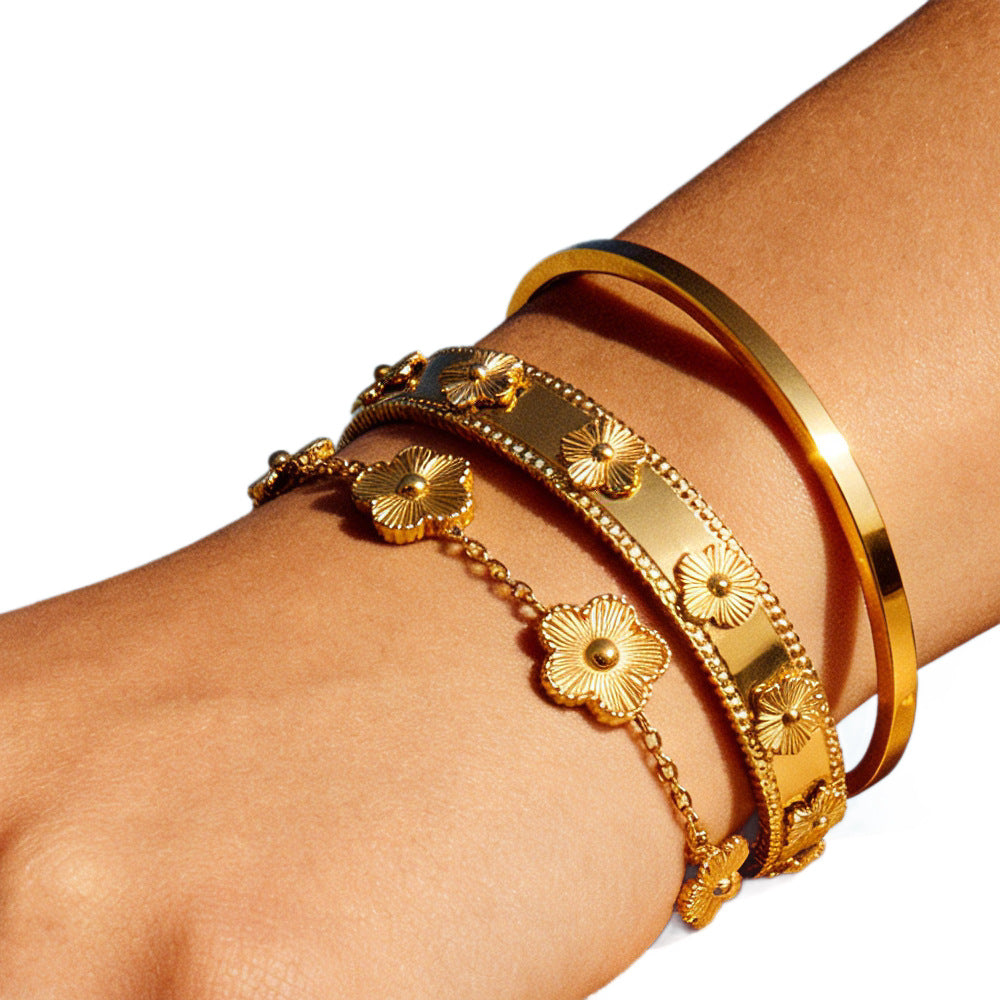 Women's Electroplated Pork Belly High-grade Gold Titanium Bracelet