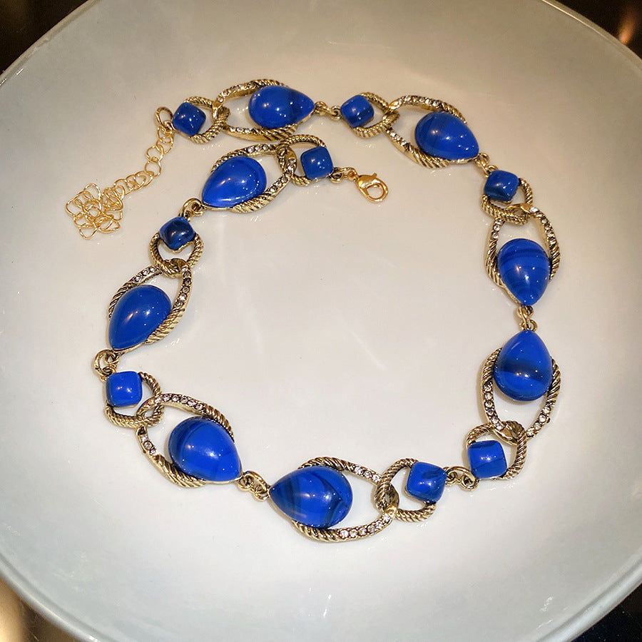 Women's Vintage Court Style Clavicle Chain Light Jewelry Set
