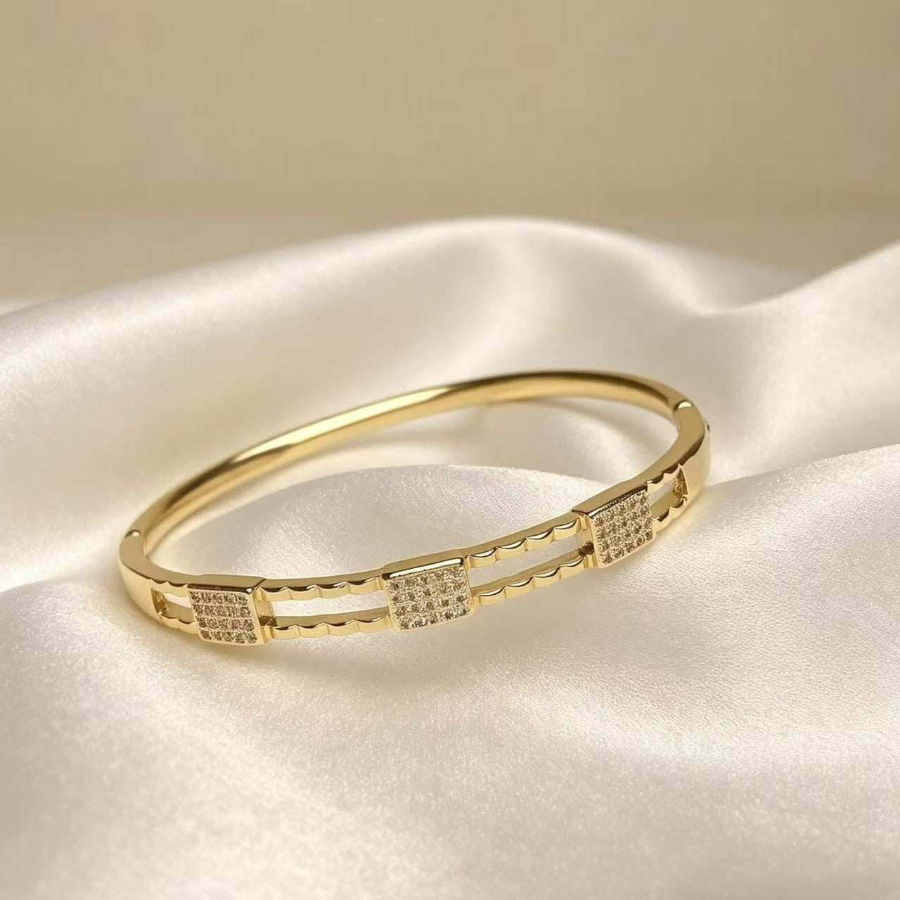 Full Diamond Female Light Luxury Minority Design Hollow Square Fashion Bracelets