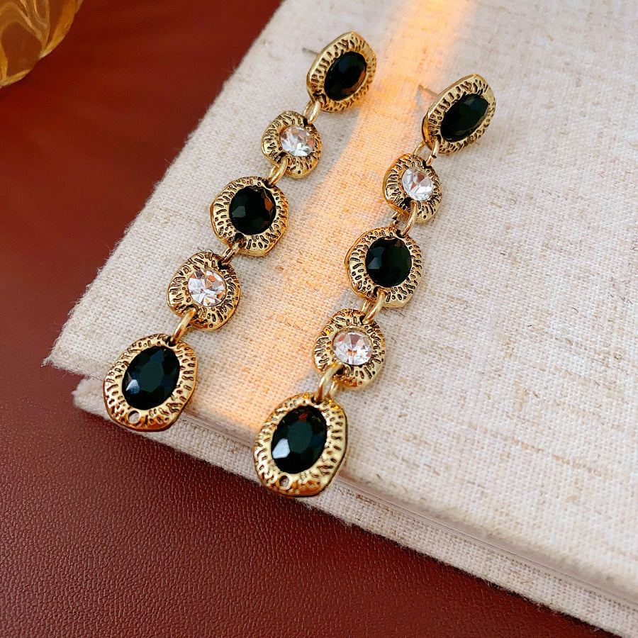 Women's Vintage Court Style Clavicle Chain Light Jewelry Set