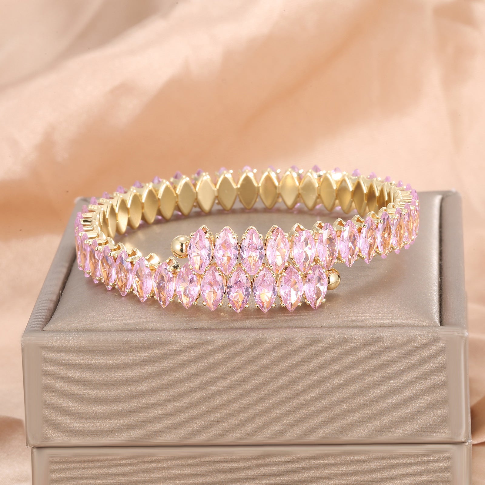 Light Luxury Exquisite Horse Eye Zircon Hand Rings