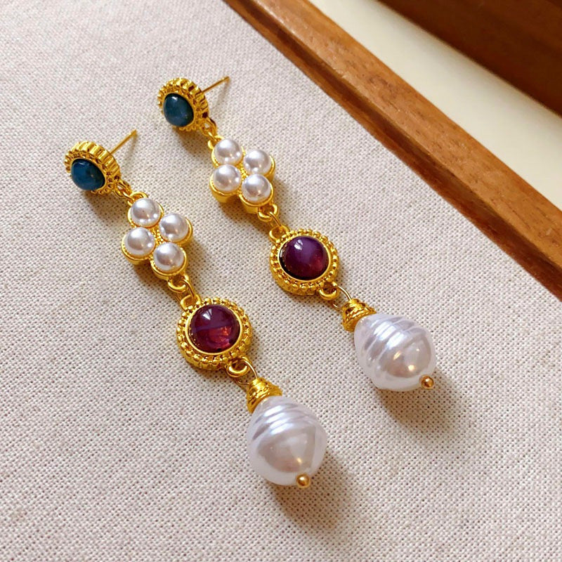 Women's Vintage Court Style Clavicle Chain Light Jewelry Set