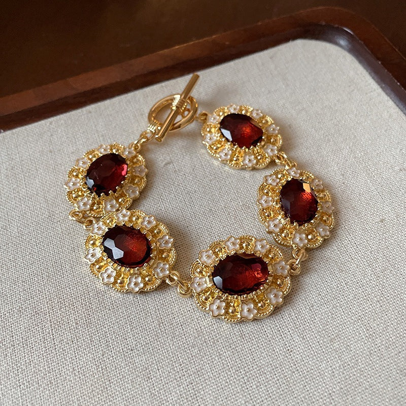 Women's Vintage Court Style Clavicle Chain Light Jewelry Set