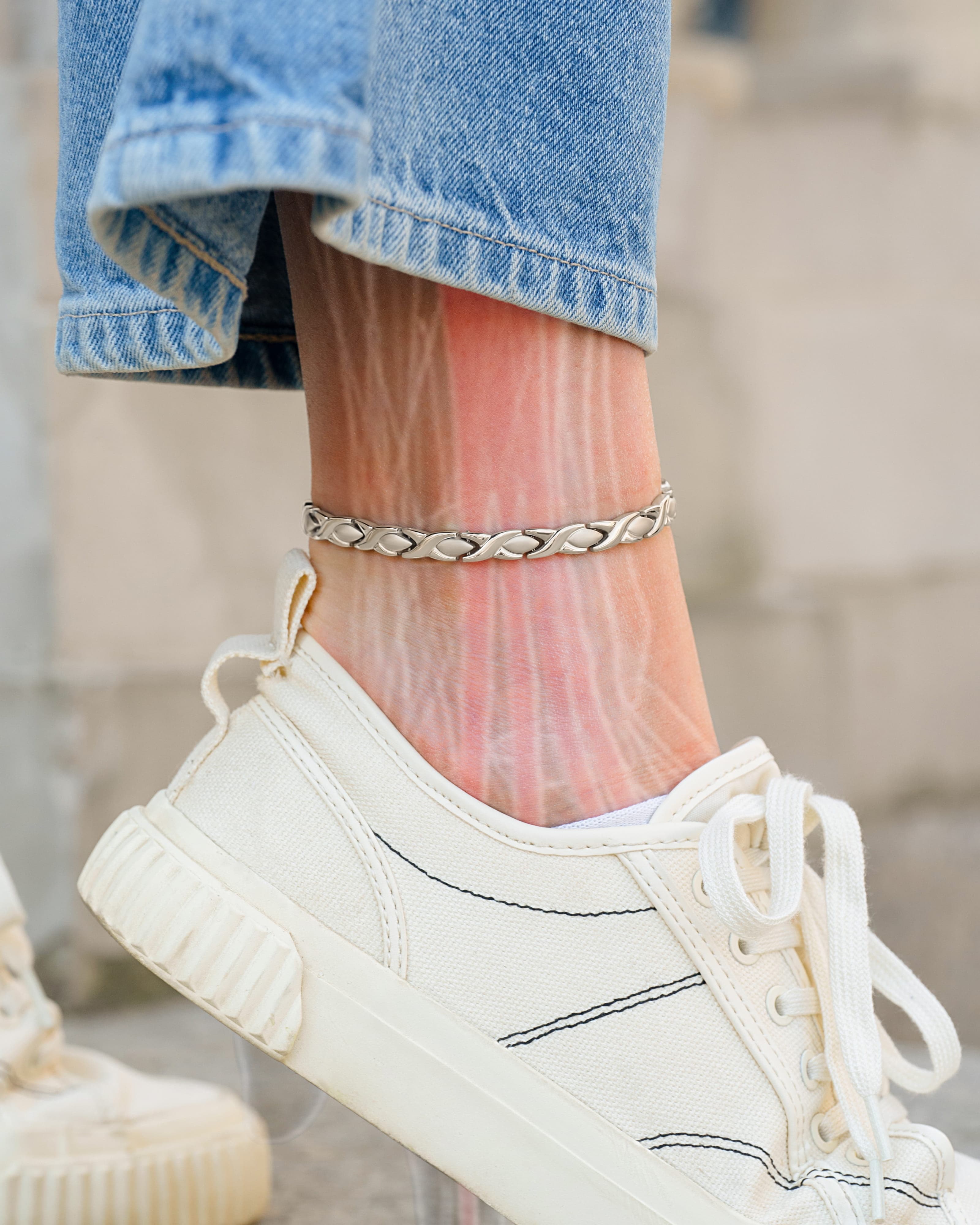 Ultra Strength Titanium Magnetic Therapy Anklet for Women (Silver)
